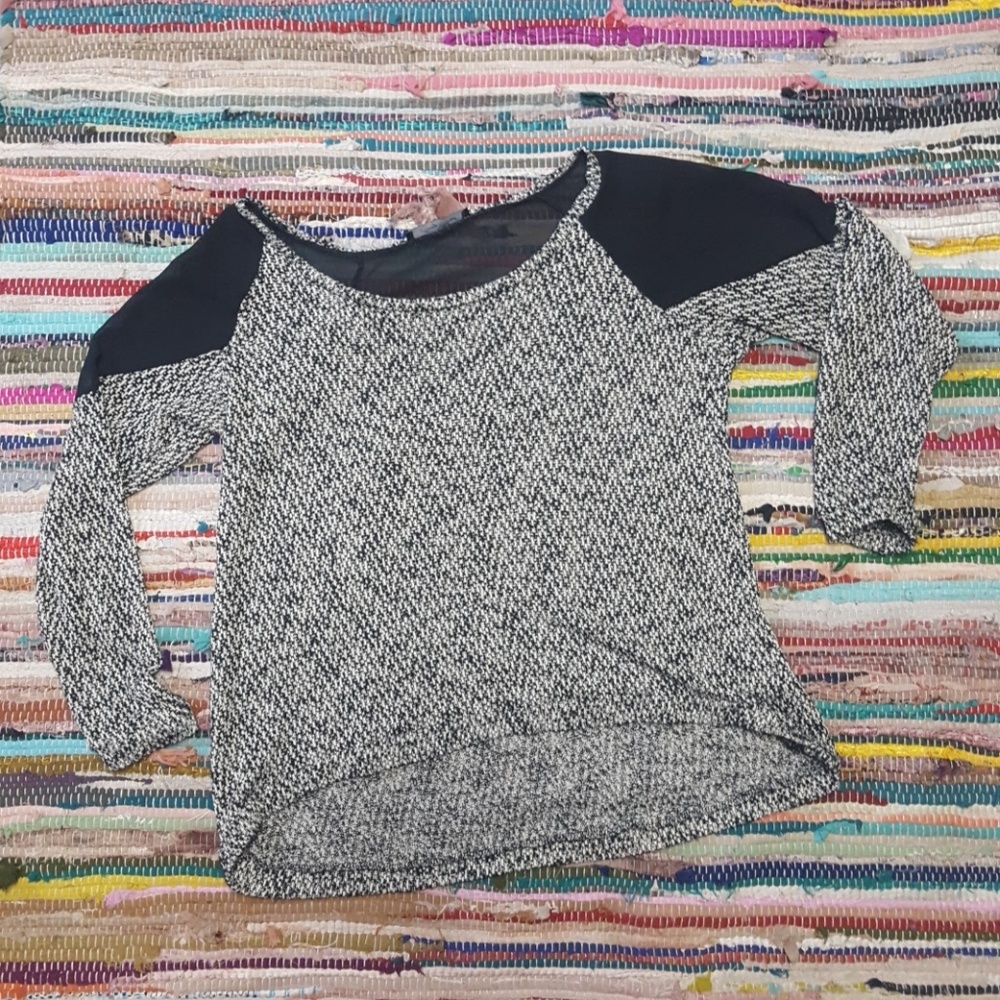 Thin Chevron 3/4 Sleeve Sweater with Mesh insets